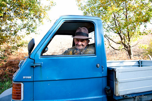 Irpinian in his ‘ape’ Irpinian in his ‘ape’